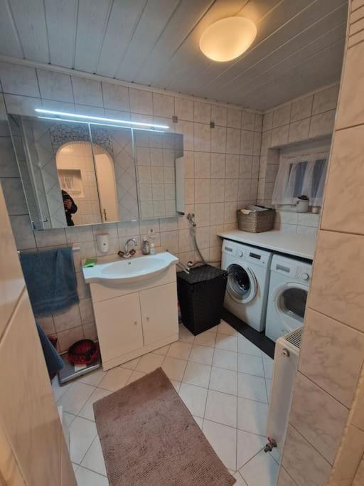 Haus Mit Garten, U Bahn Naehe, Gratis Parkplaetze Wenen Buitenkant foto